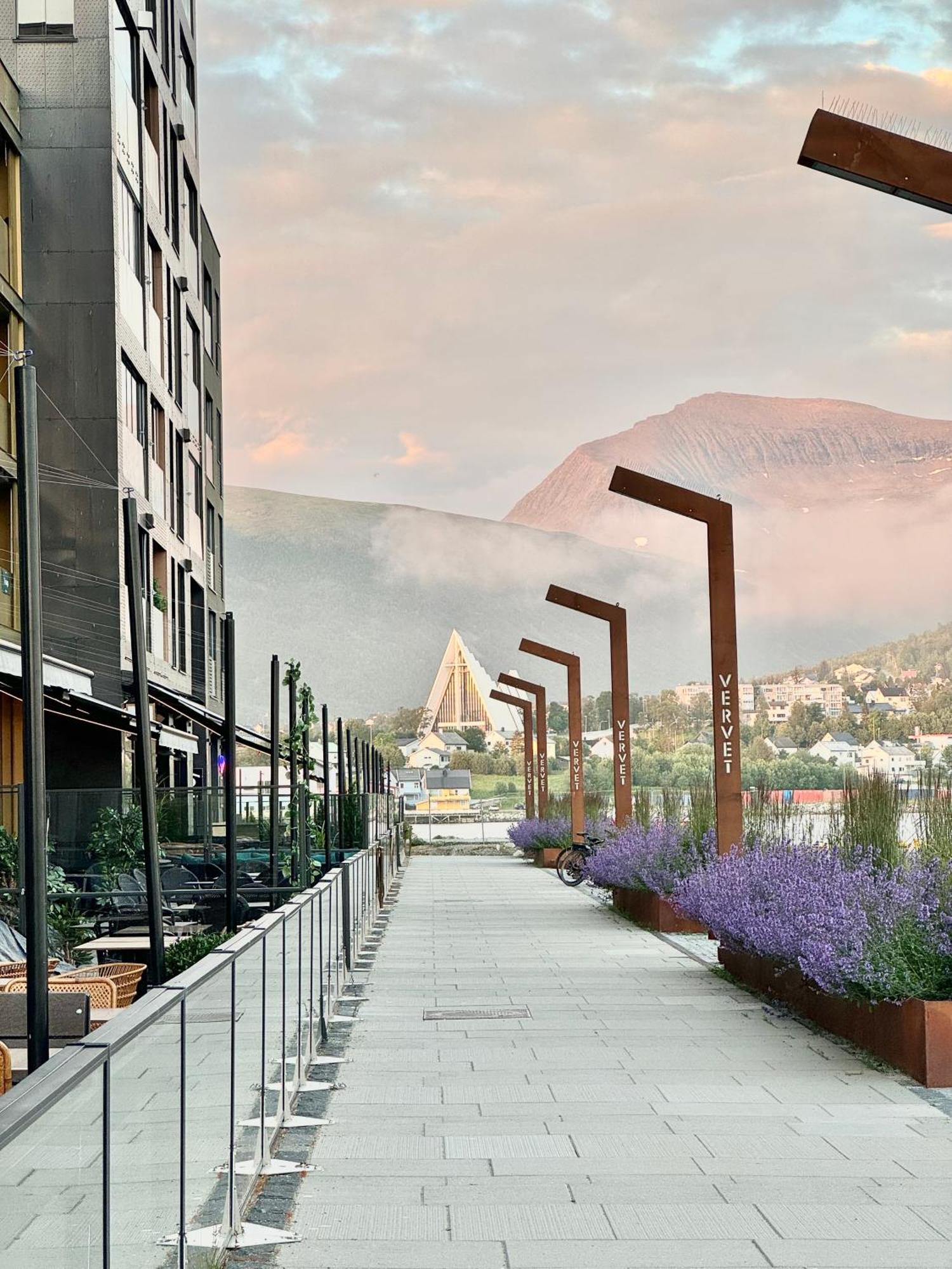 Cosy 2-Rooms Apartment In The City Center Tromso Luaran gambar
